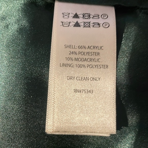 $🔽Beautiful Christmas 🎄 Closet Addition! Teal Green and Black Winter Tunic Vest. - Picture 6 of 8